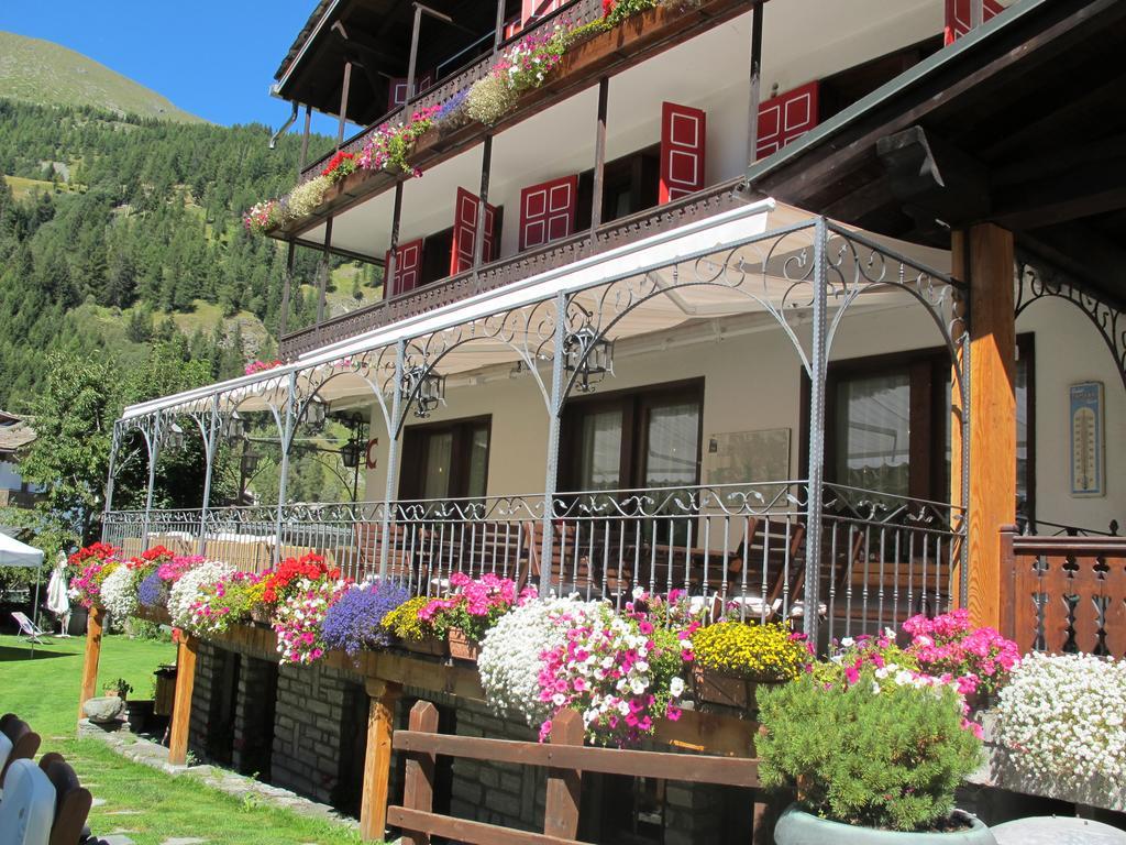 Hotel Castor Champoluc Exterior photo