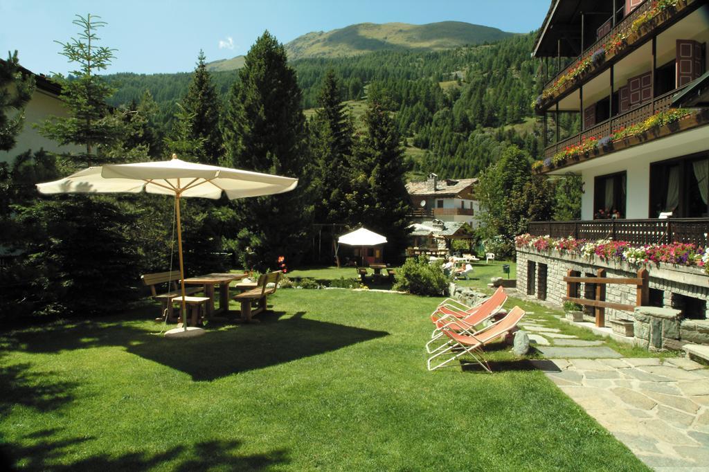 Hotel Castor Champoluc Exterior photo